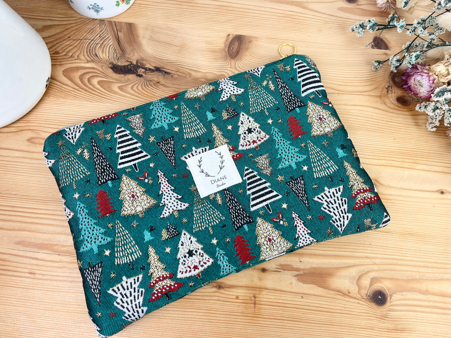 Babette the flat gold jacquard Christmas clutch