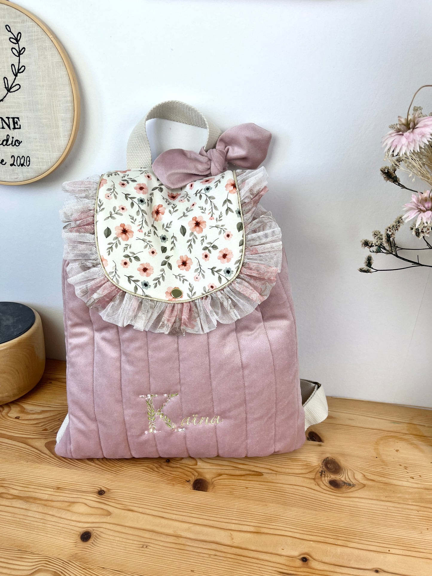 Le sac à dos Églantine velours rose poudré Amandine et tulle