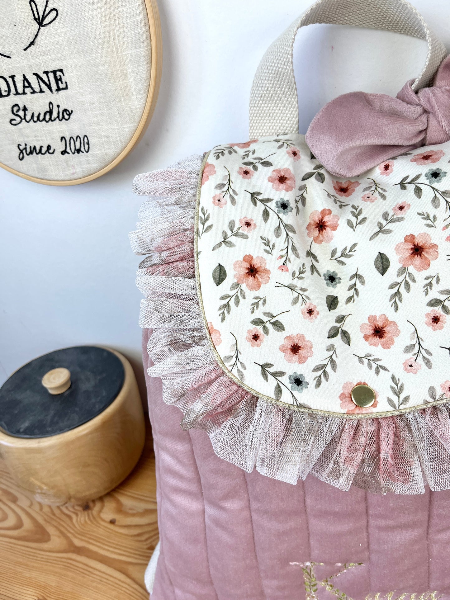 Le sac à dos Églantine velours rose poudré Amandine et tulle