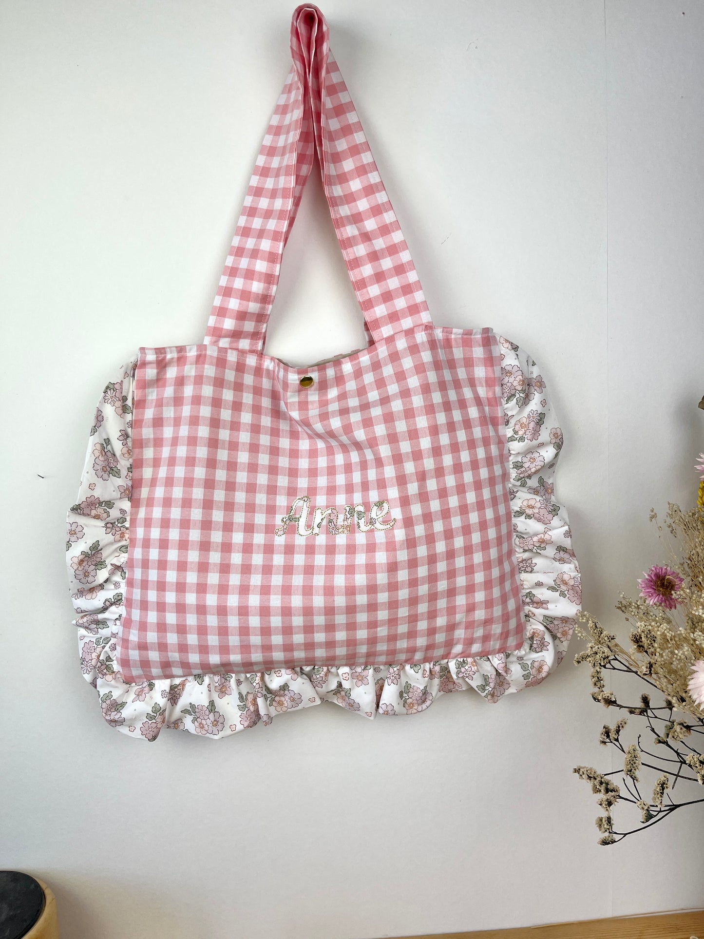 The small Margaret Annie tote bag in pink gingham