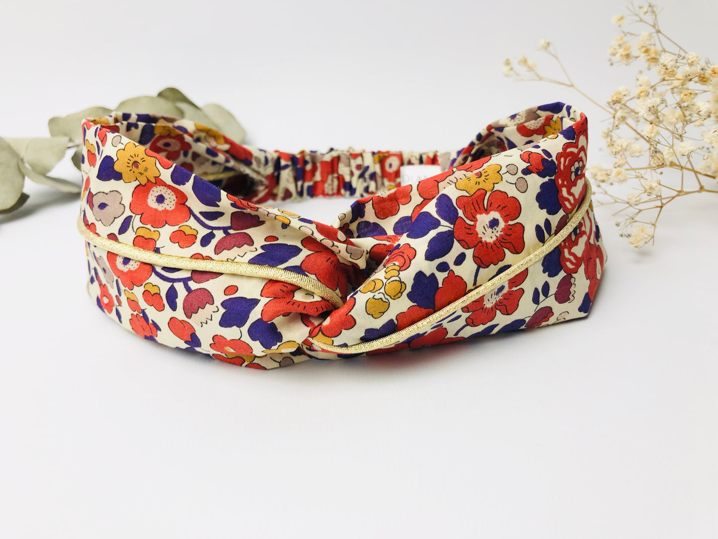 Set: gold bow tie and headband 
