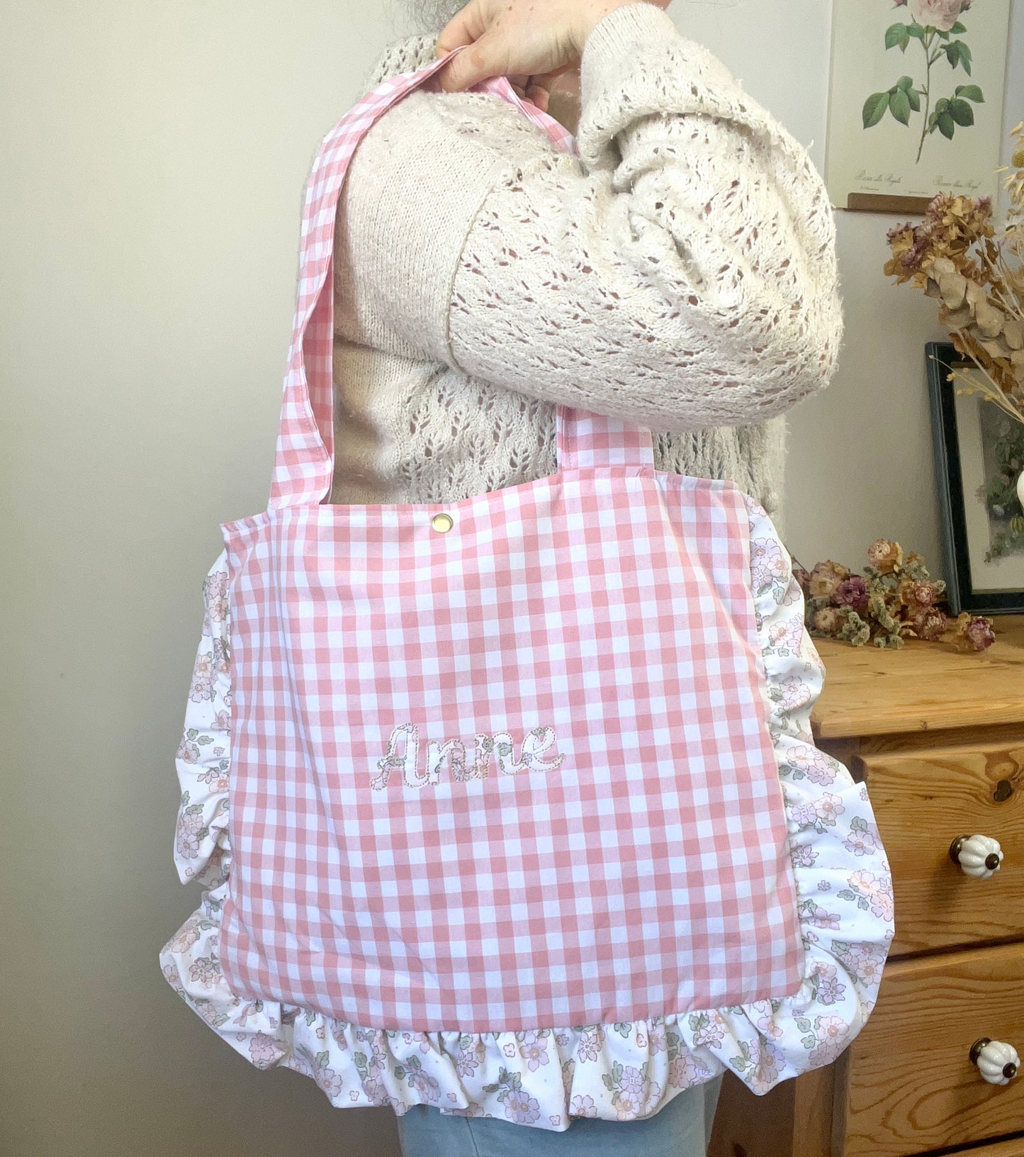 The small Margaret Annie tote bag in pink gingham