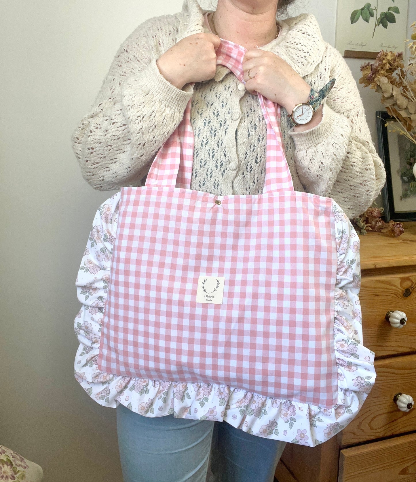 The small Margaret Annie tote bag in pink gingham