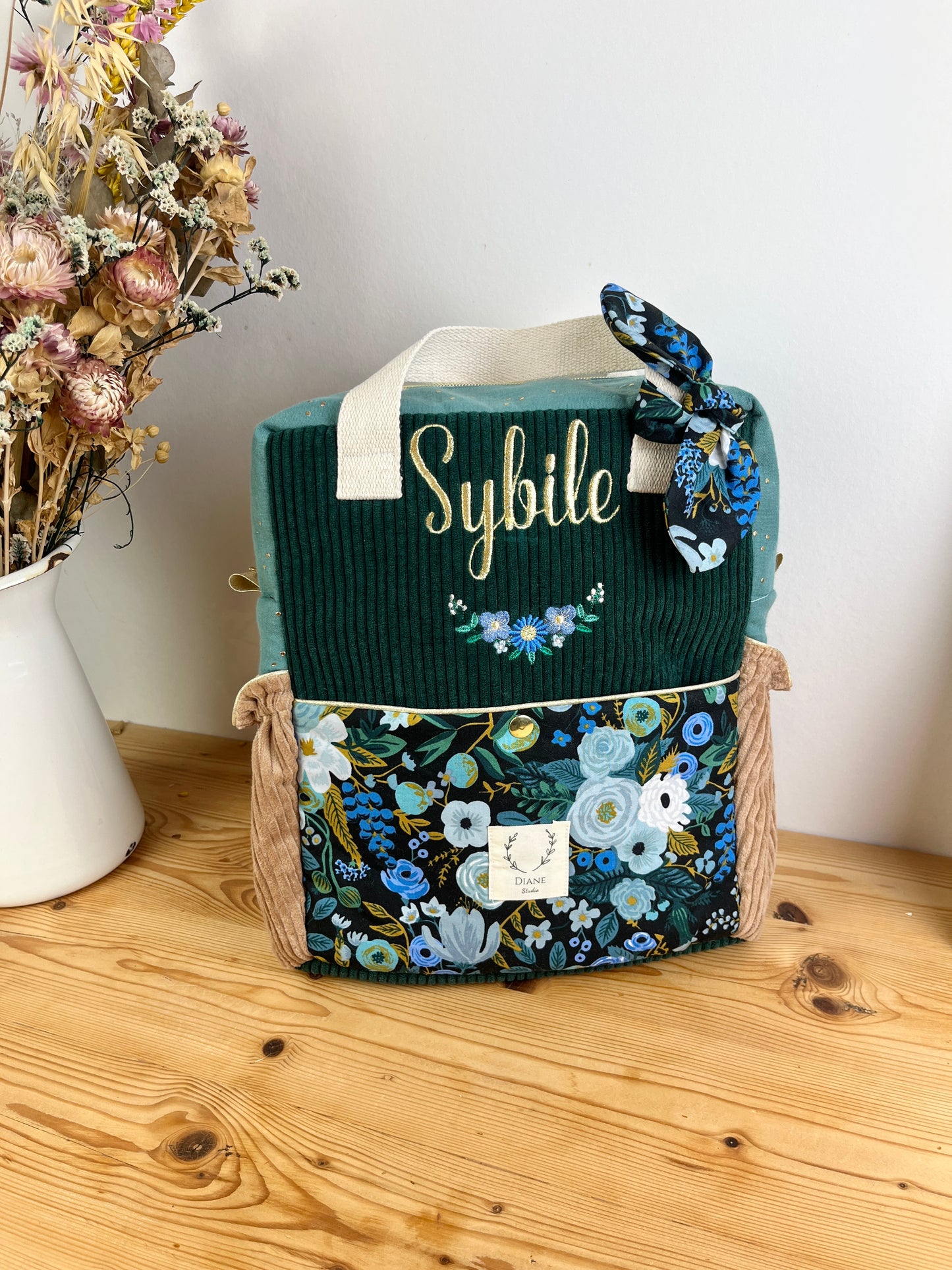 The Ombeline children's backpack is 100% customizable.