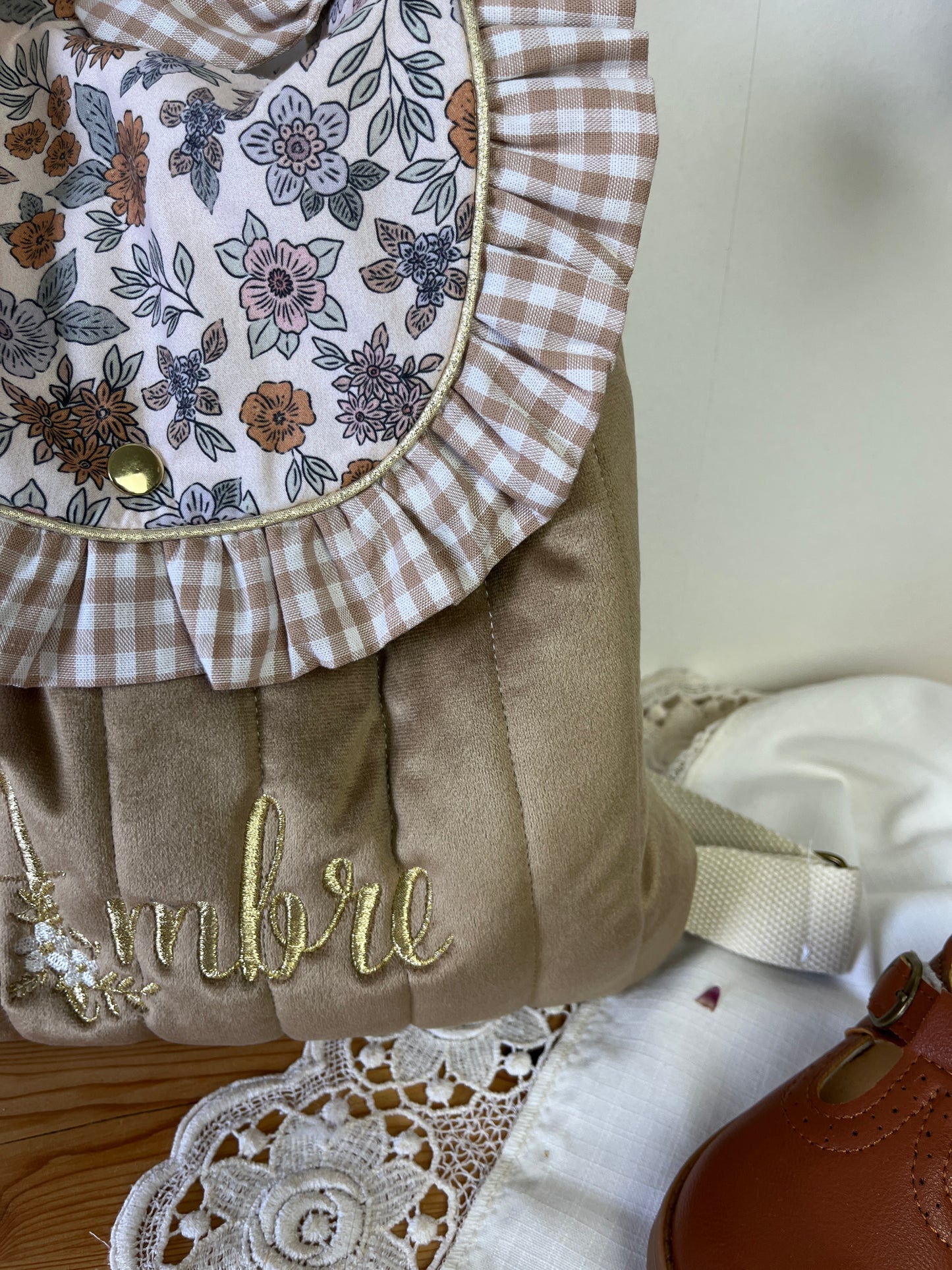 Le sac à dos Églantine velours, vichy et marion