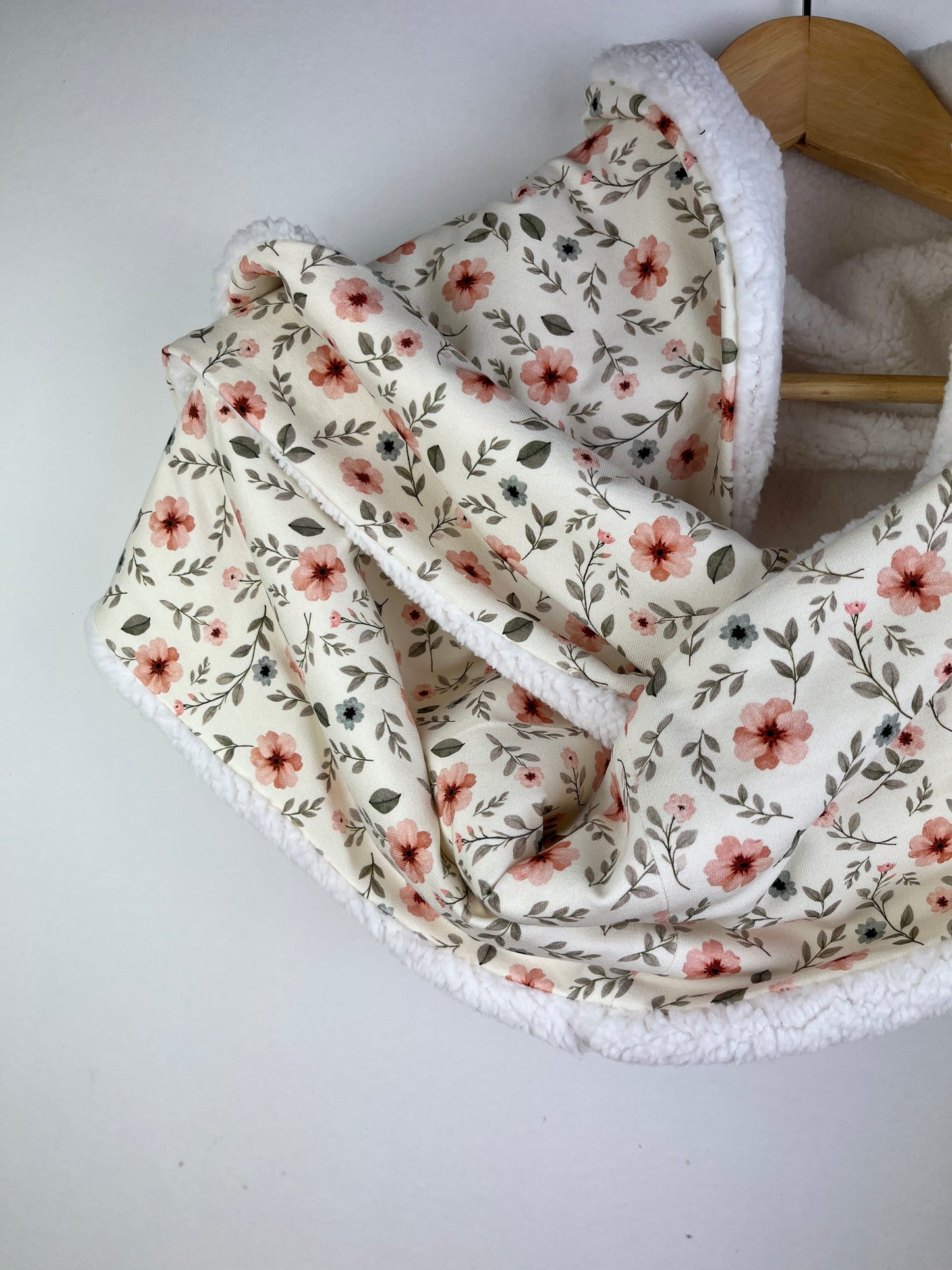 Le chèche jersey fleuri Amandine