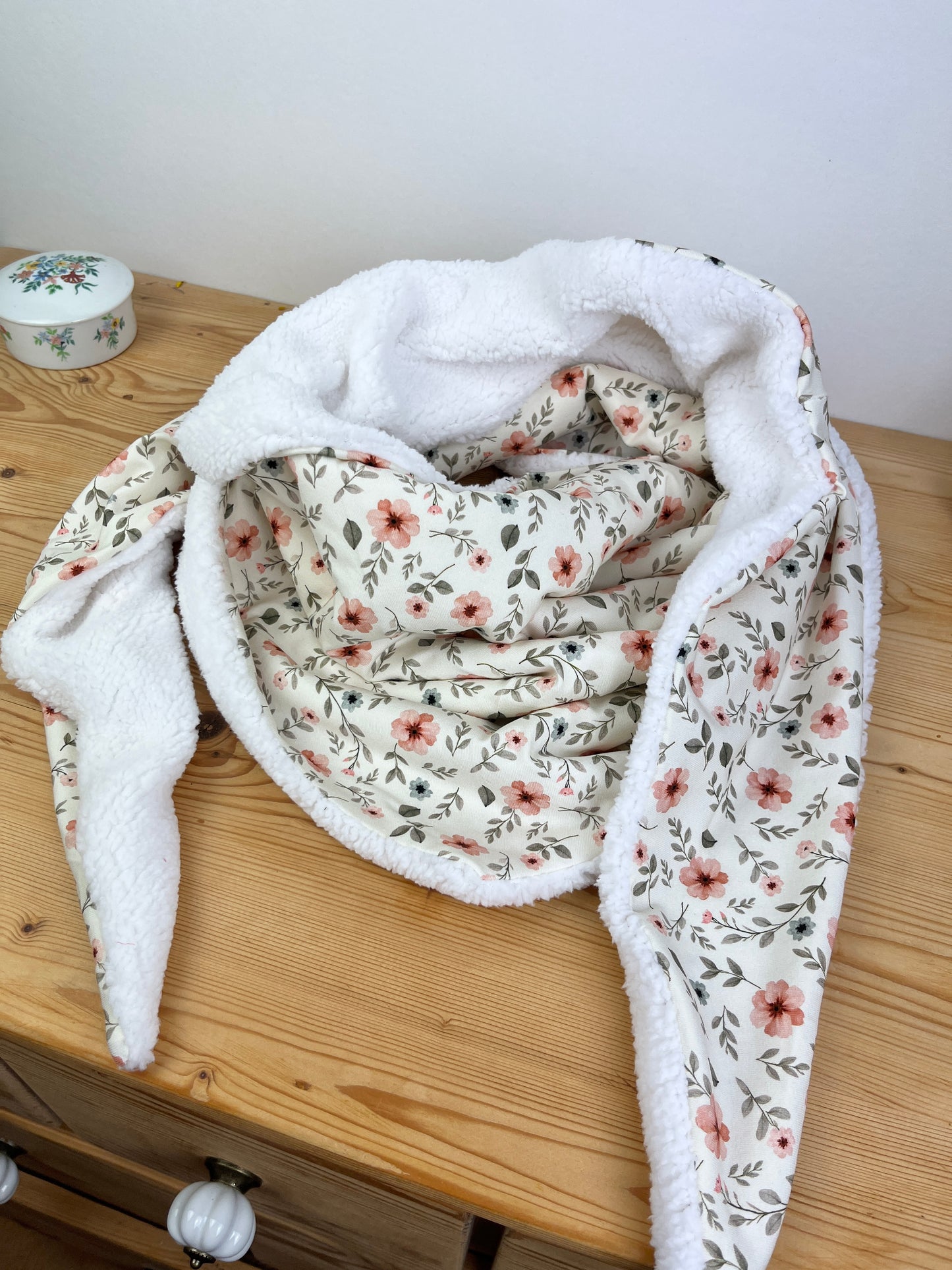 Le chèche jersey fleuri Amandine