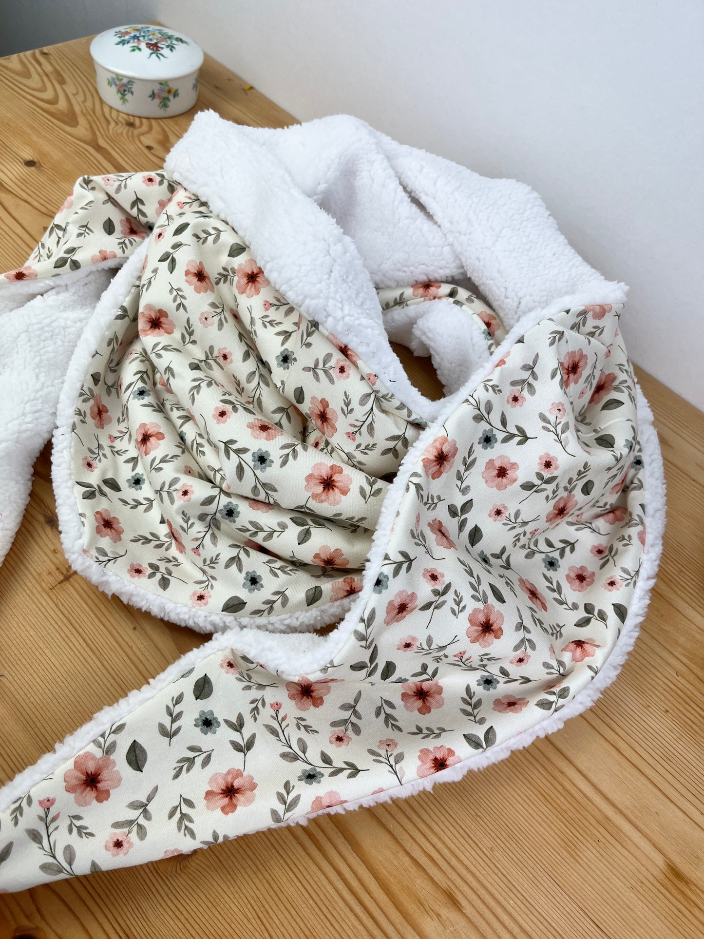 Le chèche jersey fleuri Amandine