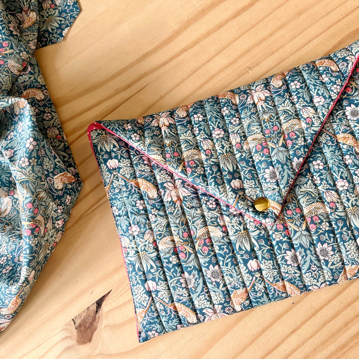 Charlotte, the 100% customizable envelope pouch