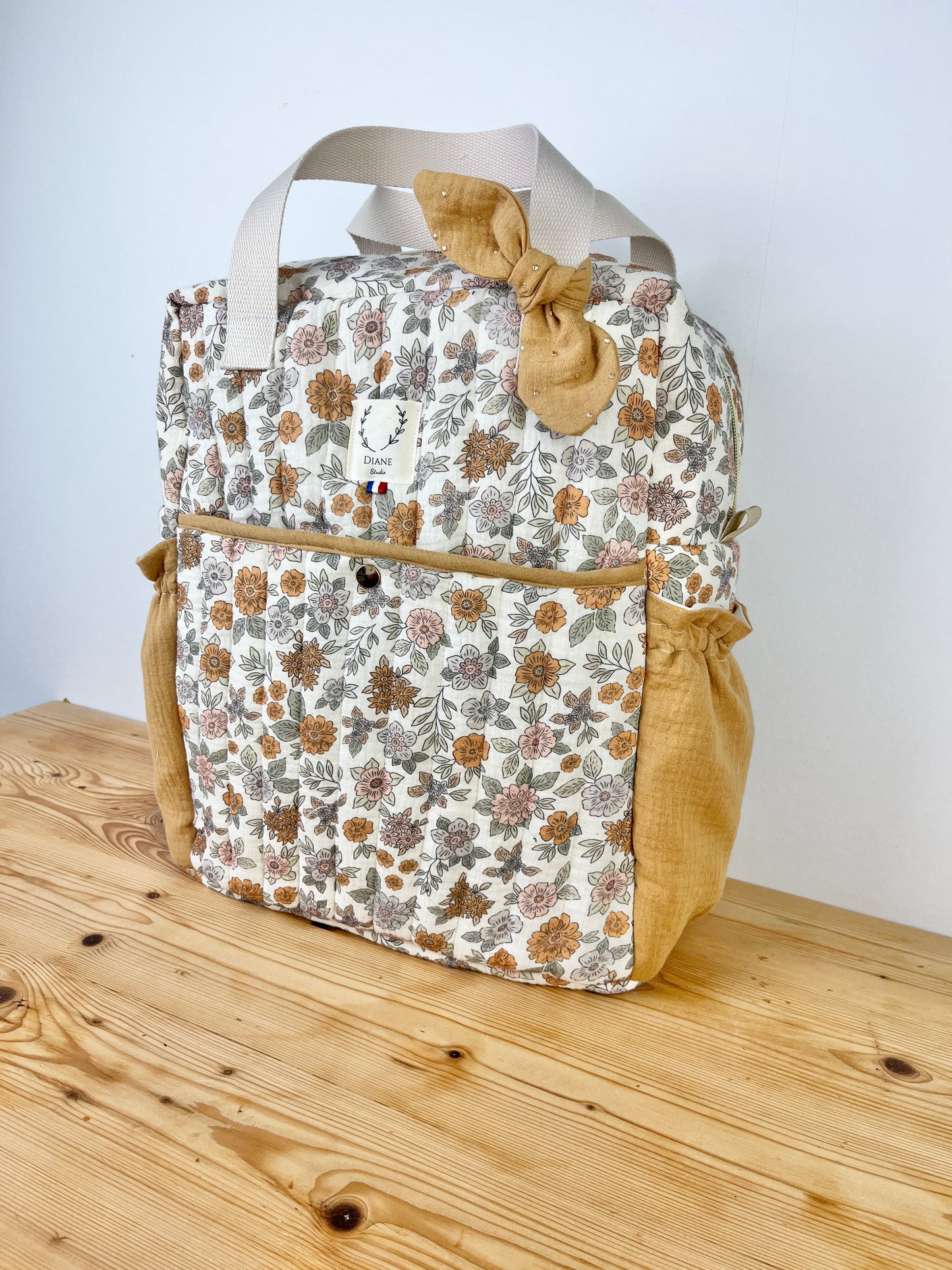 The Leo backpack for primary and secondary school