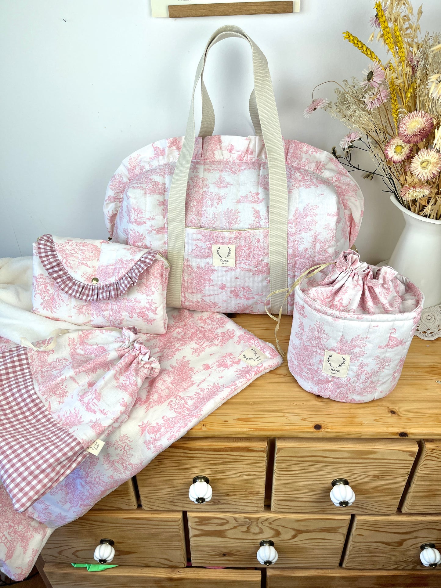 Ensemble Sac Chloé, panier pochon, pochon, couverture et matelas à langer personnalisable