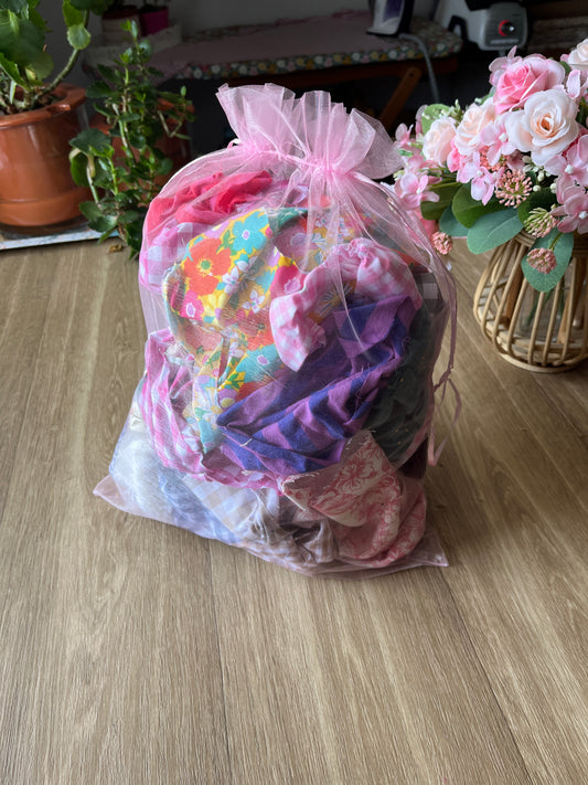 400 g de petites chutes de tissus pour patchwork, boucles d'oreilles, barettes, appliqués