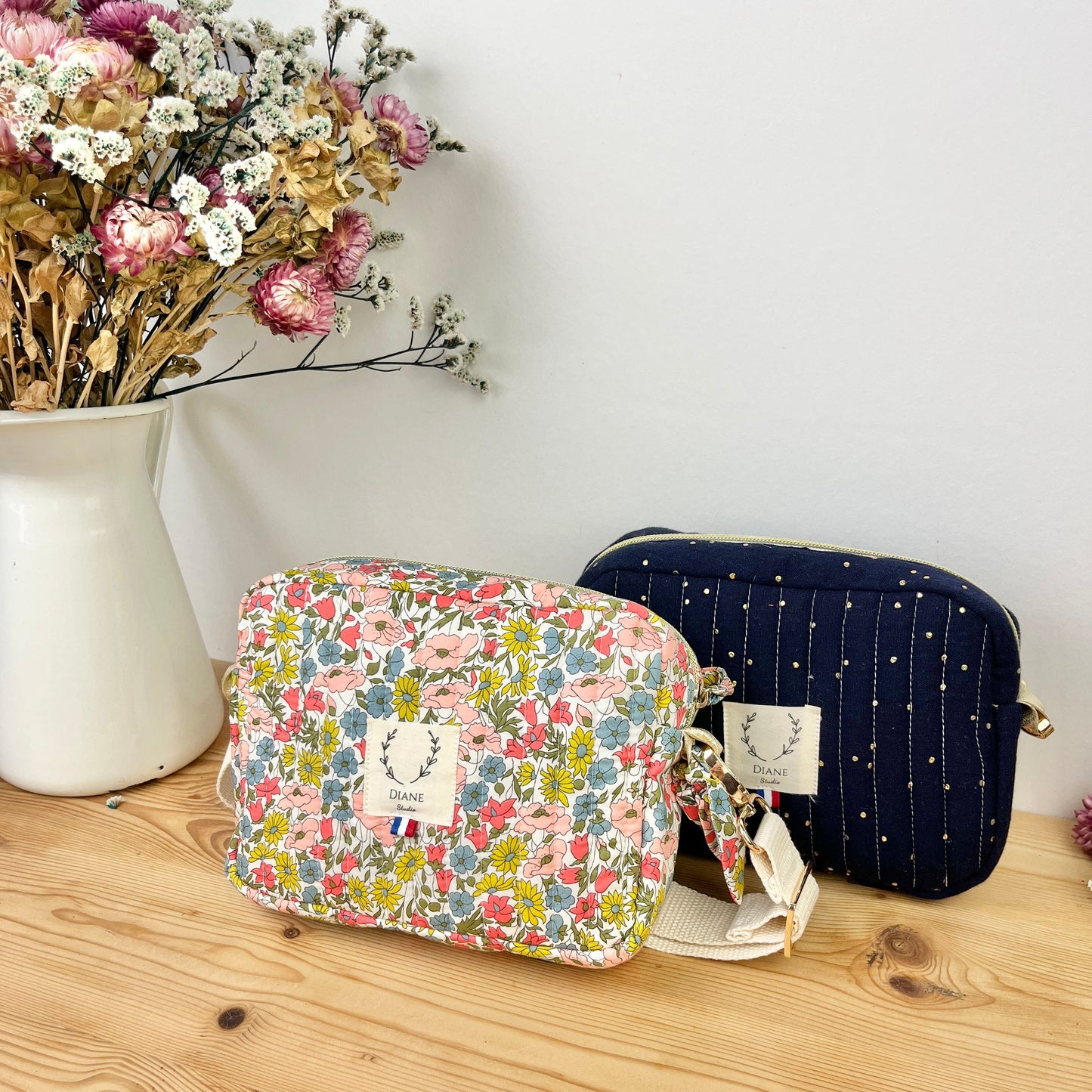 The Elisabeth shoulder bag is 100% customizable.