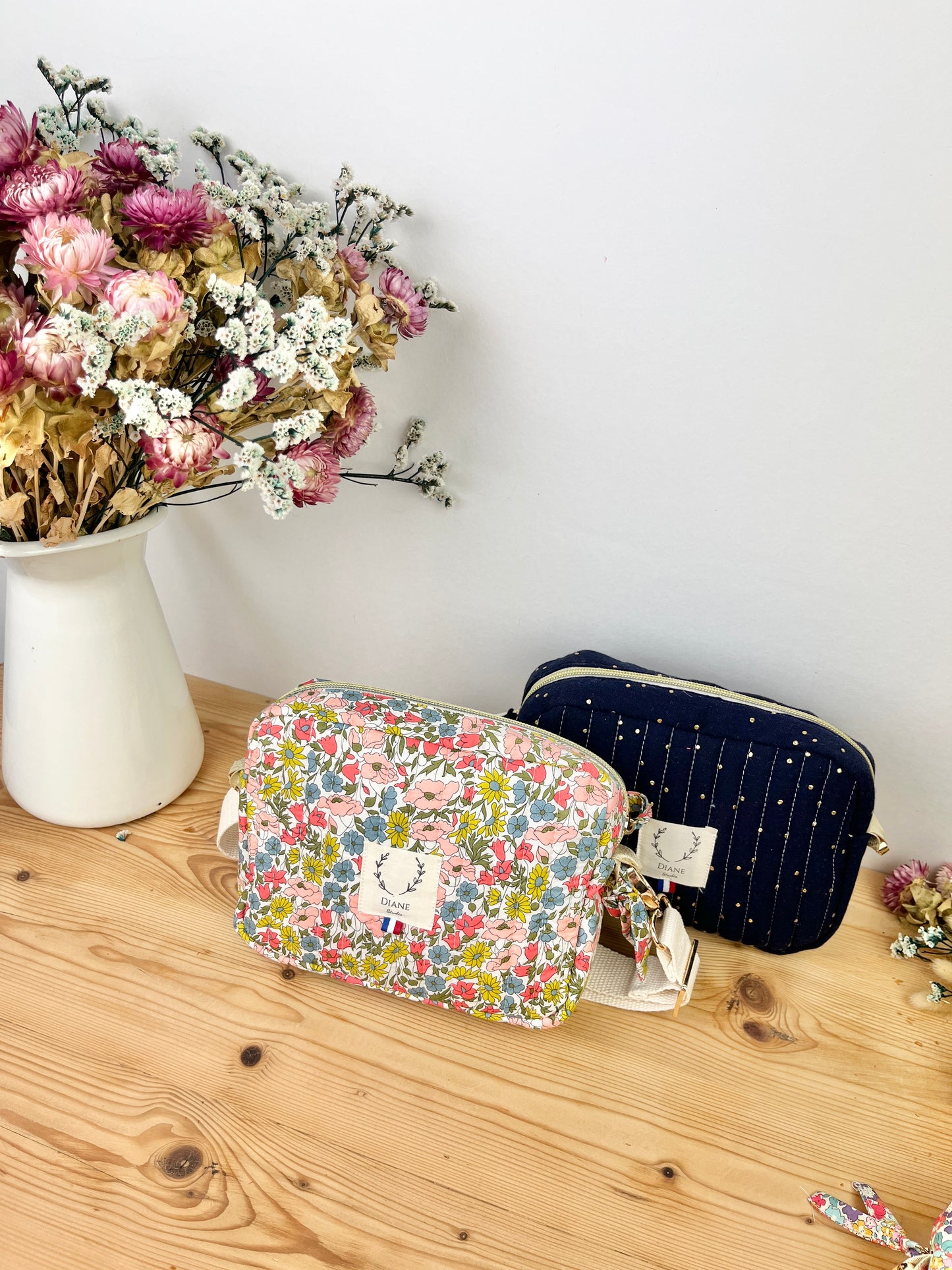 The Elisabeth shoulder bag is 100% customizable.