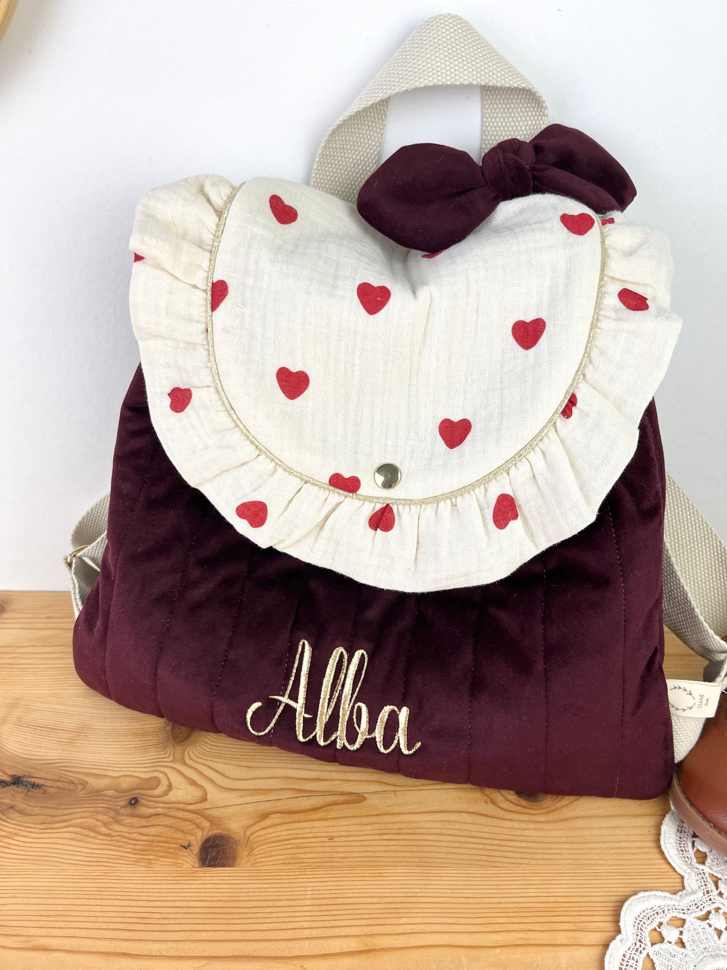 Le sac à dos Églantine gaze coeurs rouges et velours cerise