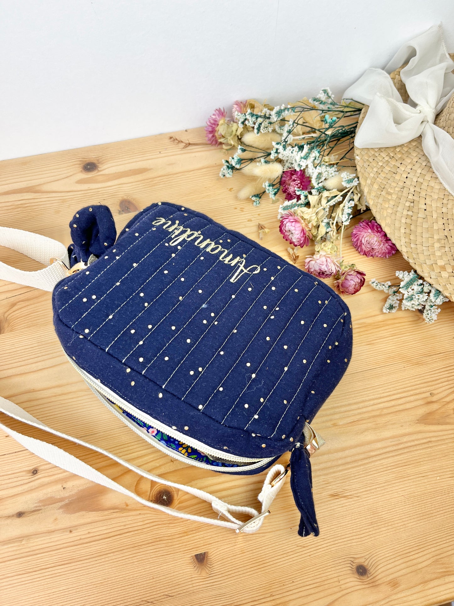 The Elisabeth shoulder bag is 100% customizable.