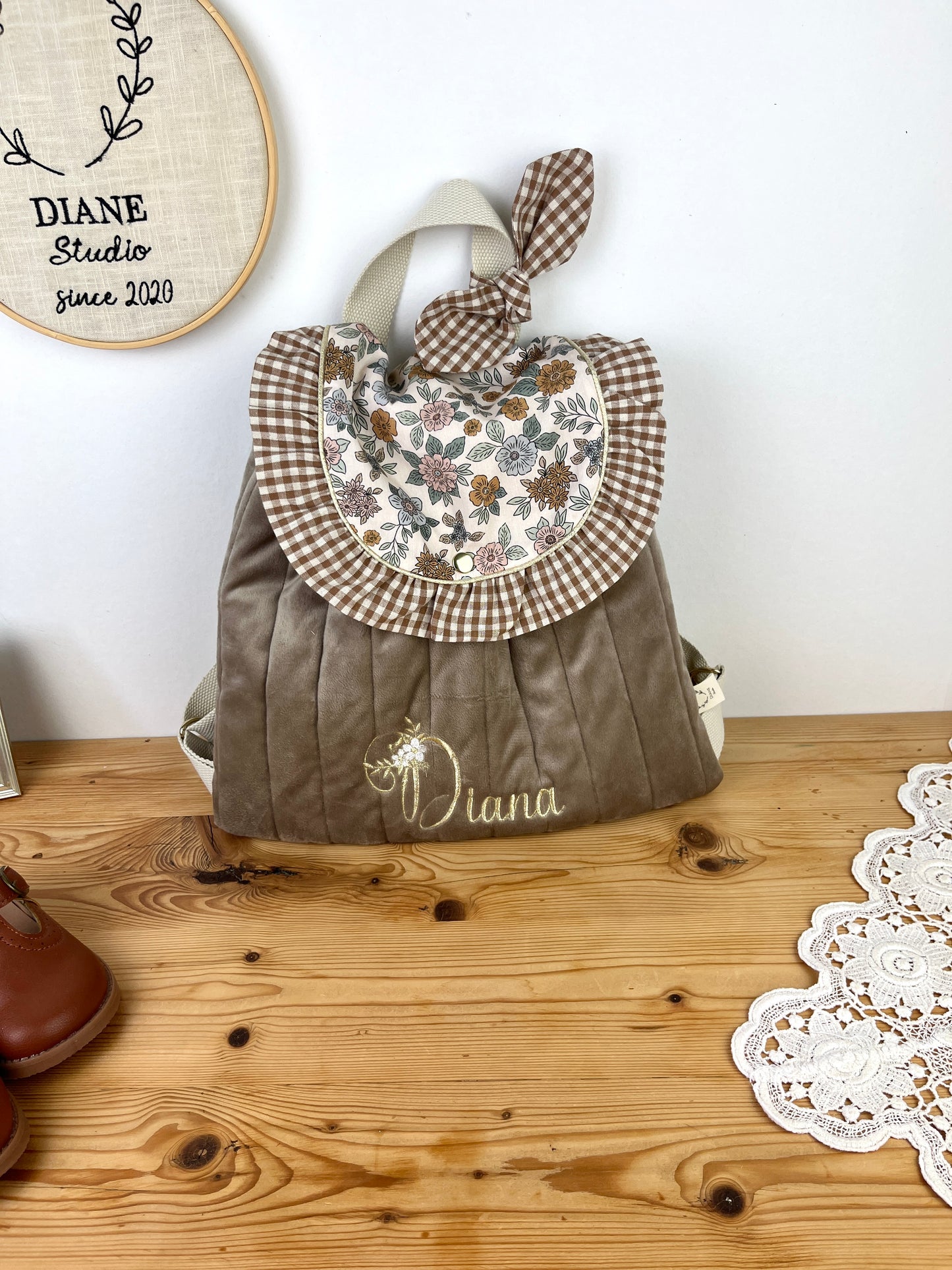 Le sac à dos Églantine velours, vichy et marion
