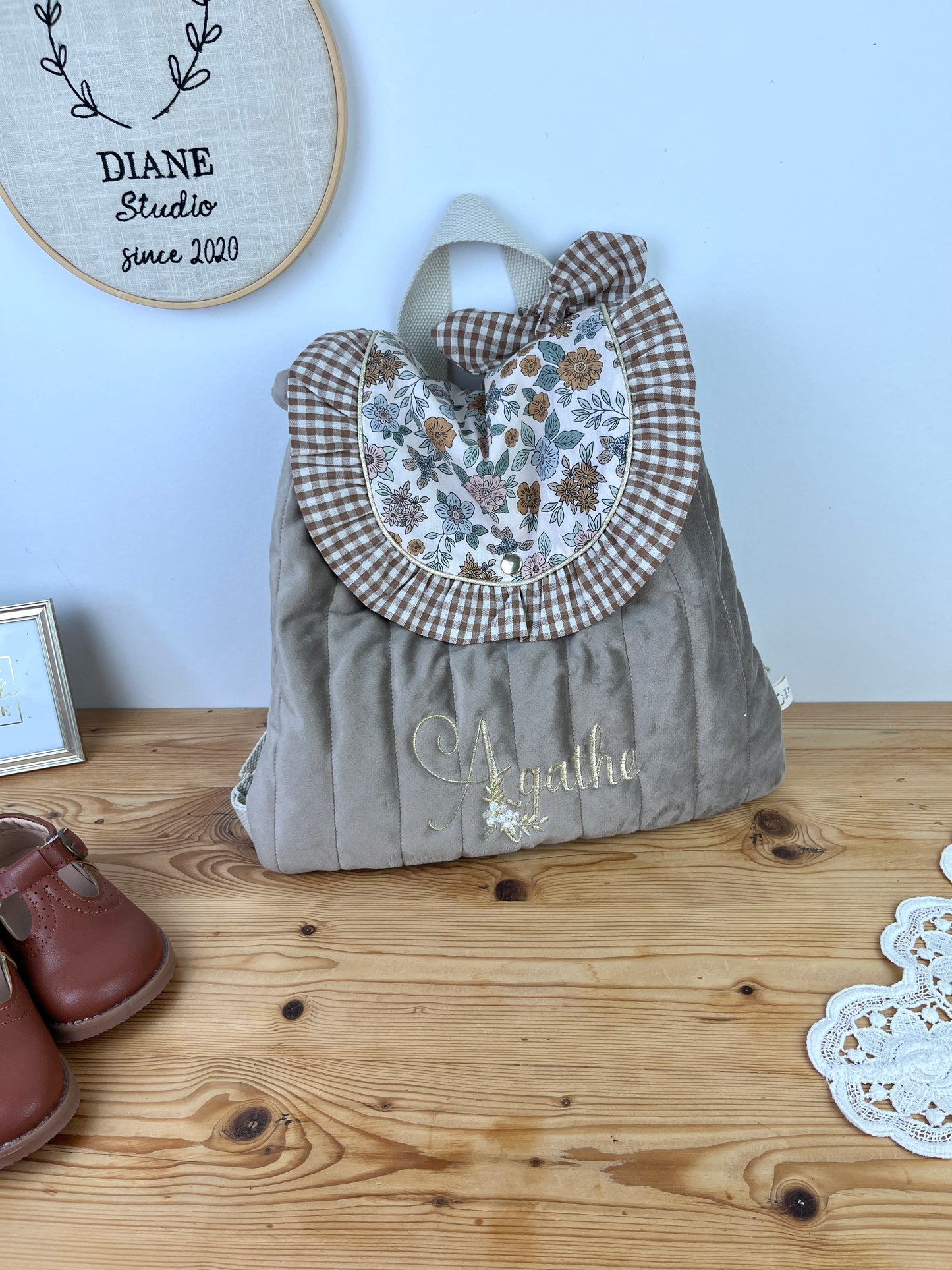 Le sac à dos Églantine velours, vichy et marion
