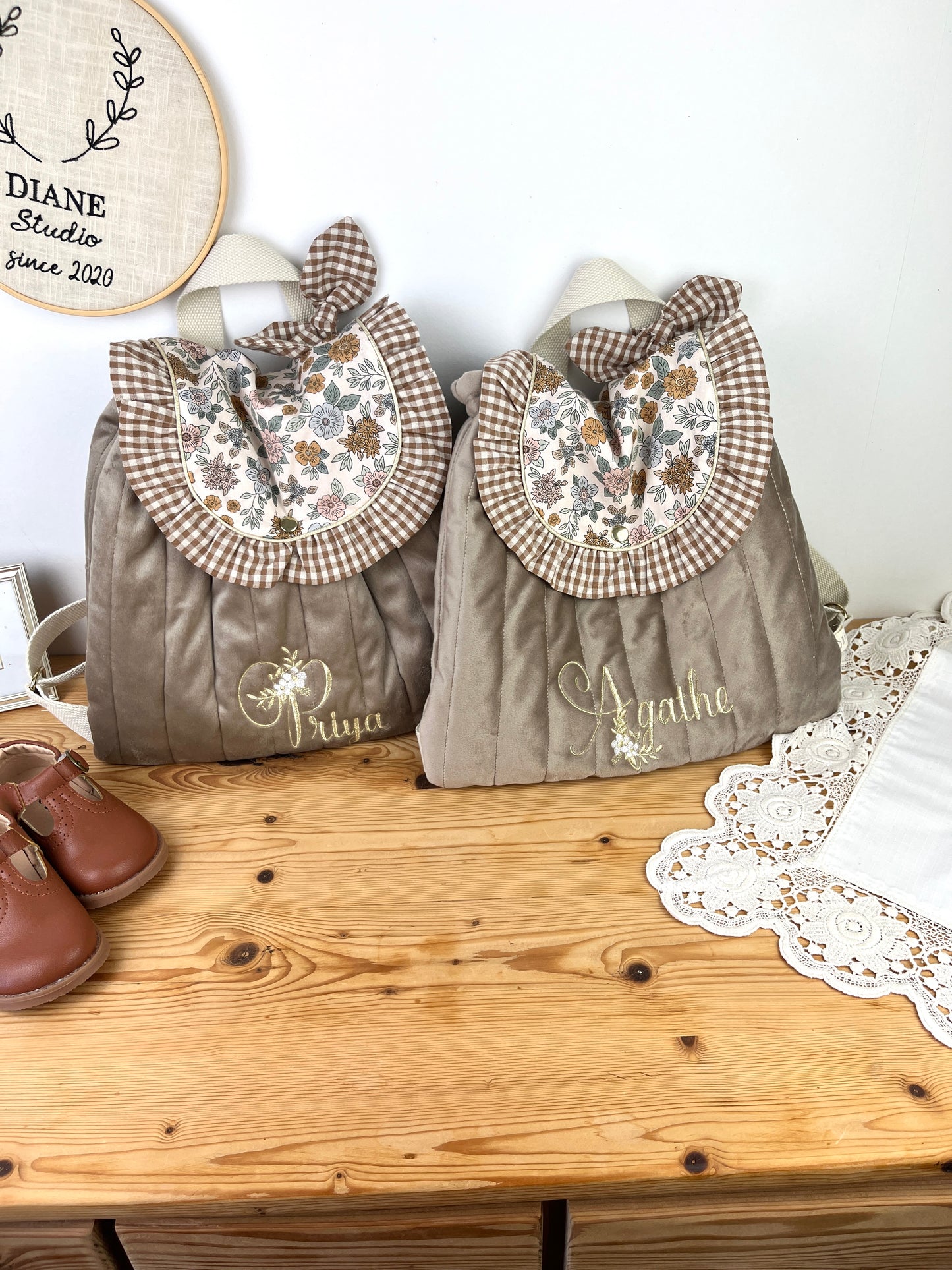 Le sac à dos Églantine velours, vichy et marion