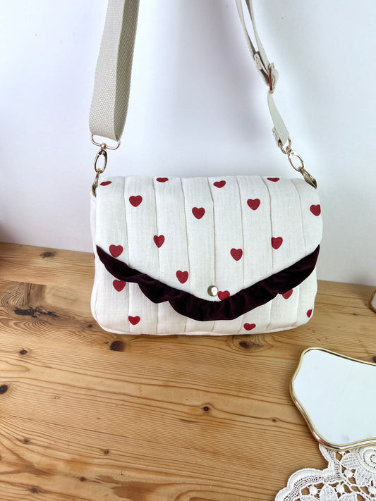 Le sac Elise gaze coeurs rouges et velours cerise