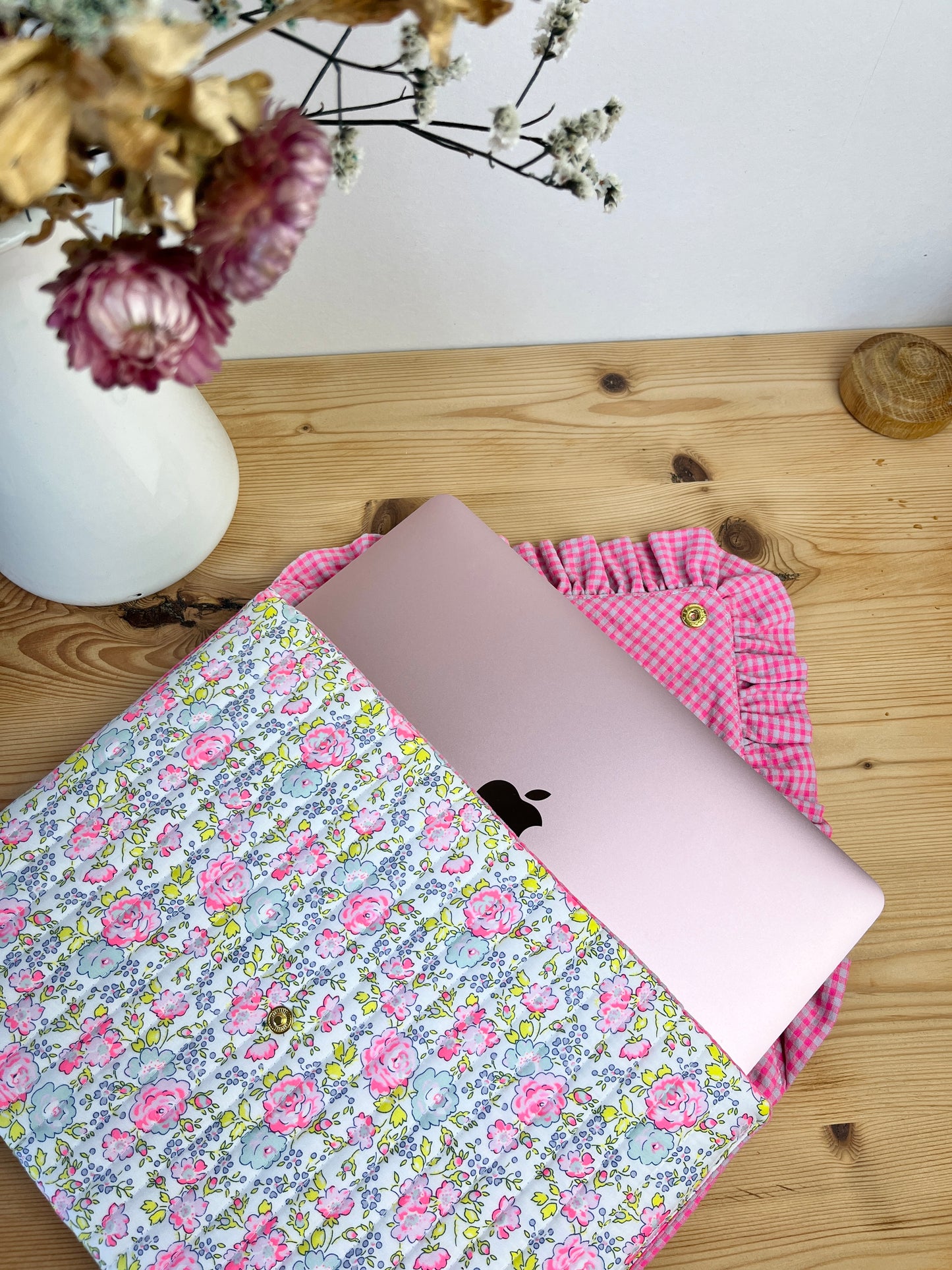 Charlotte, the 100% customizable envelope pouch