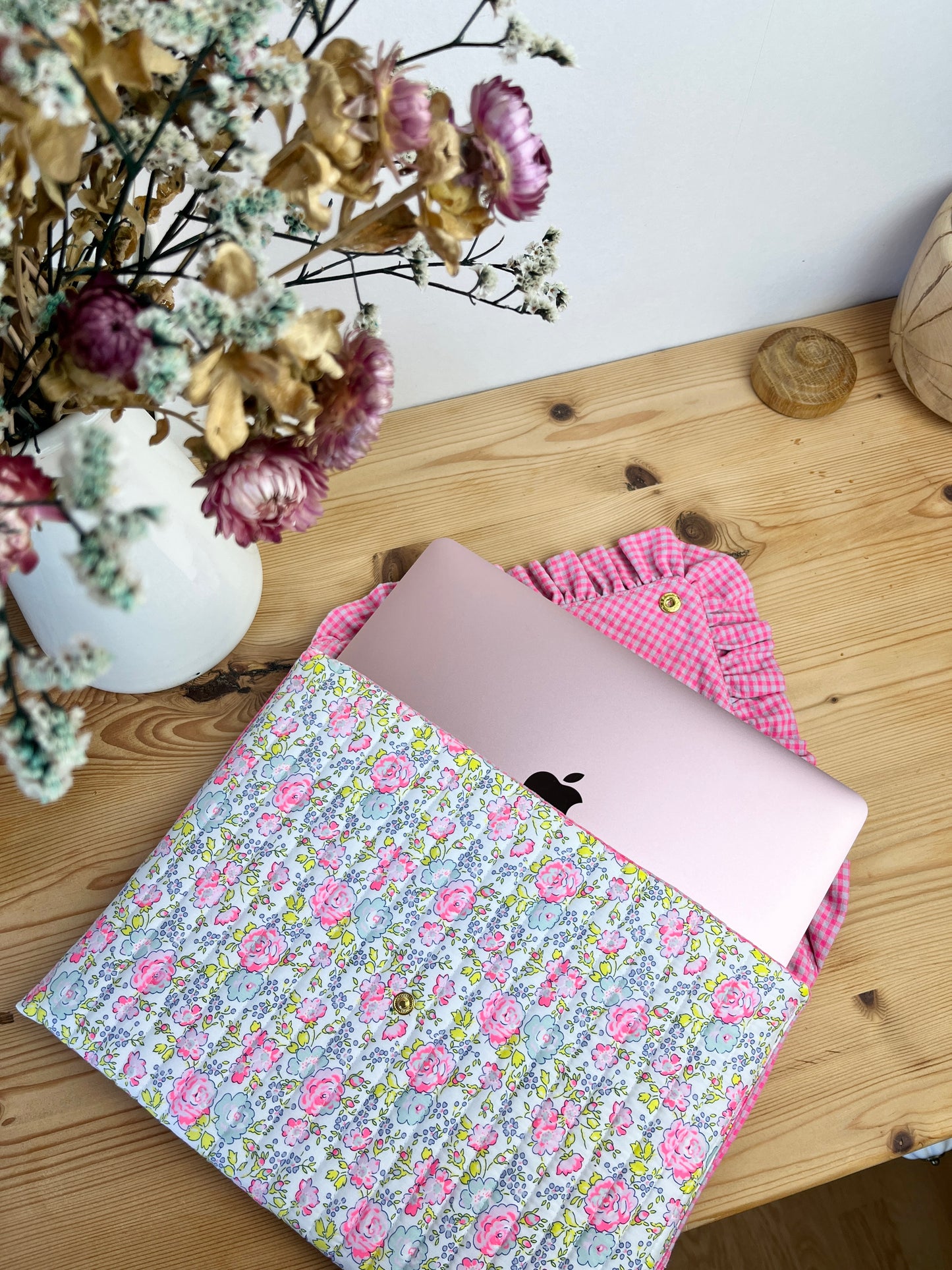 Charlotte, the 100% customizable envelope pouch