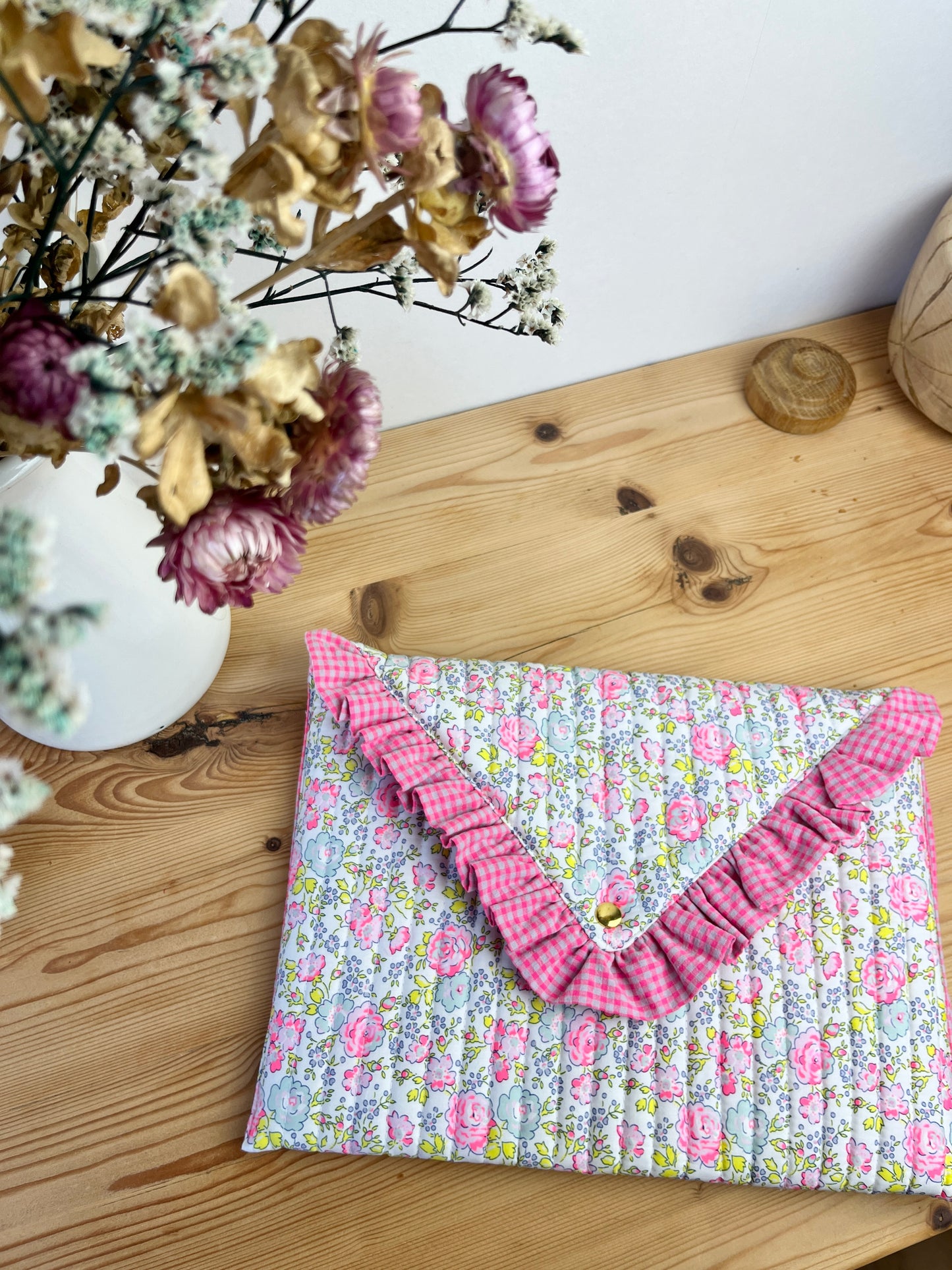 Charlotte, the 100% customizable envelope pouch