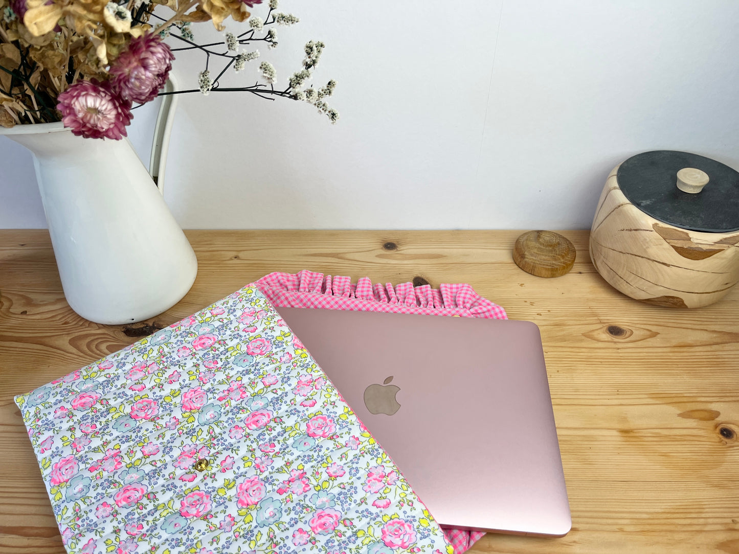 Charlotte, the 100% customizable envelope pouch