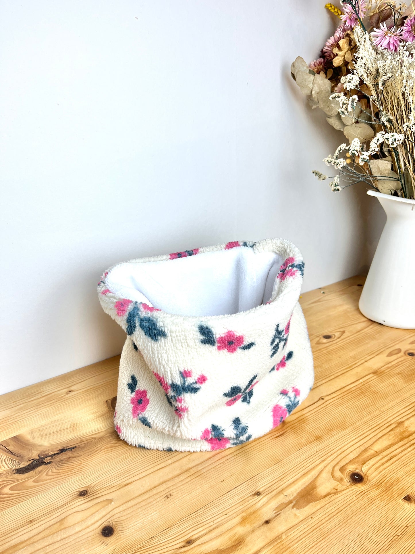 The floral sherpa neck warmer for children