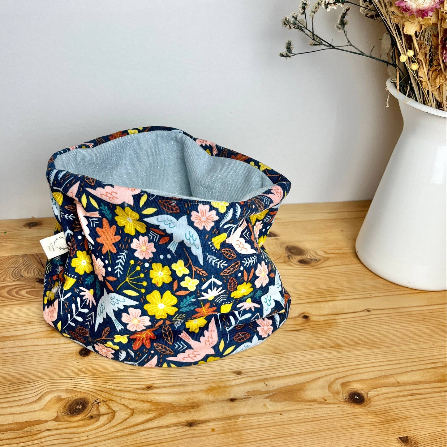 Children's neck warmer with sequins and floral velvet