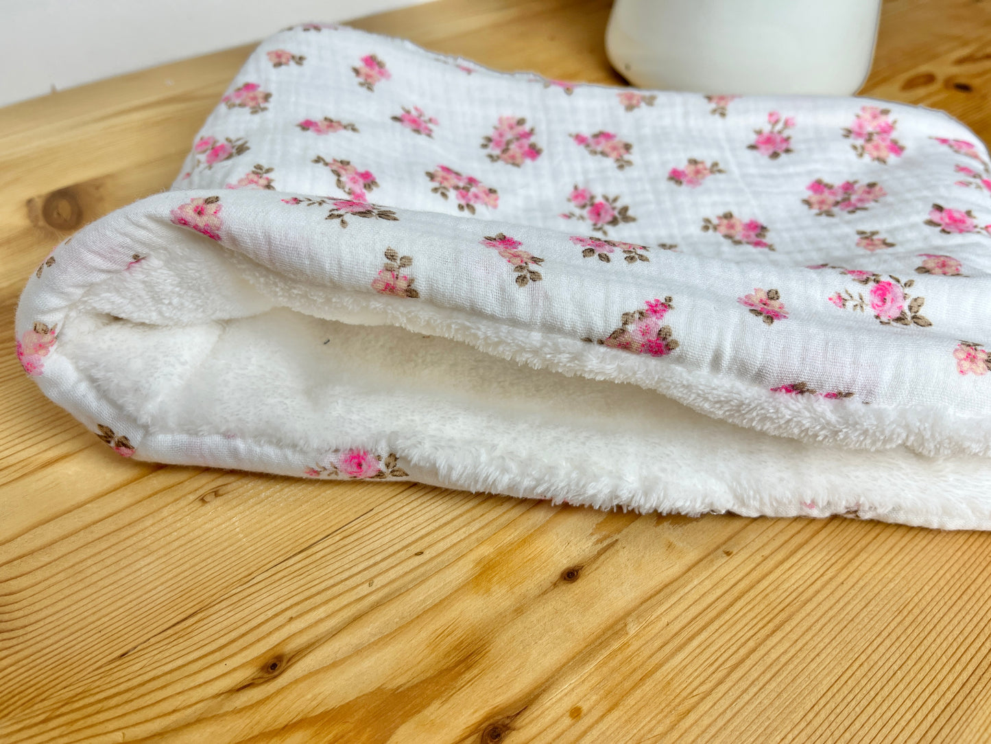 Children's double gauze pink neck warmer