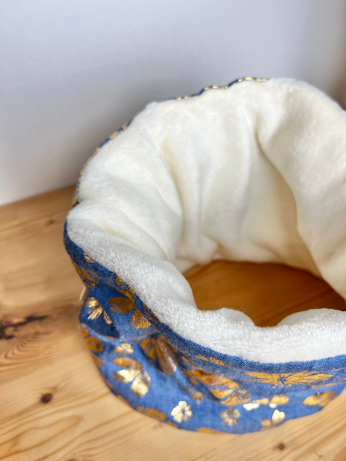 Children's neck warmer in denim and gold flowers
