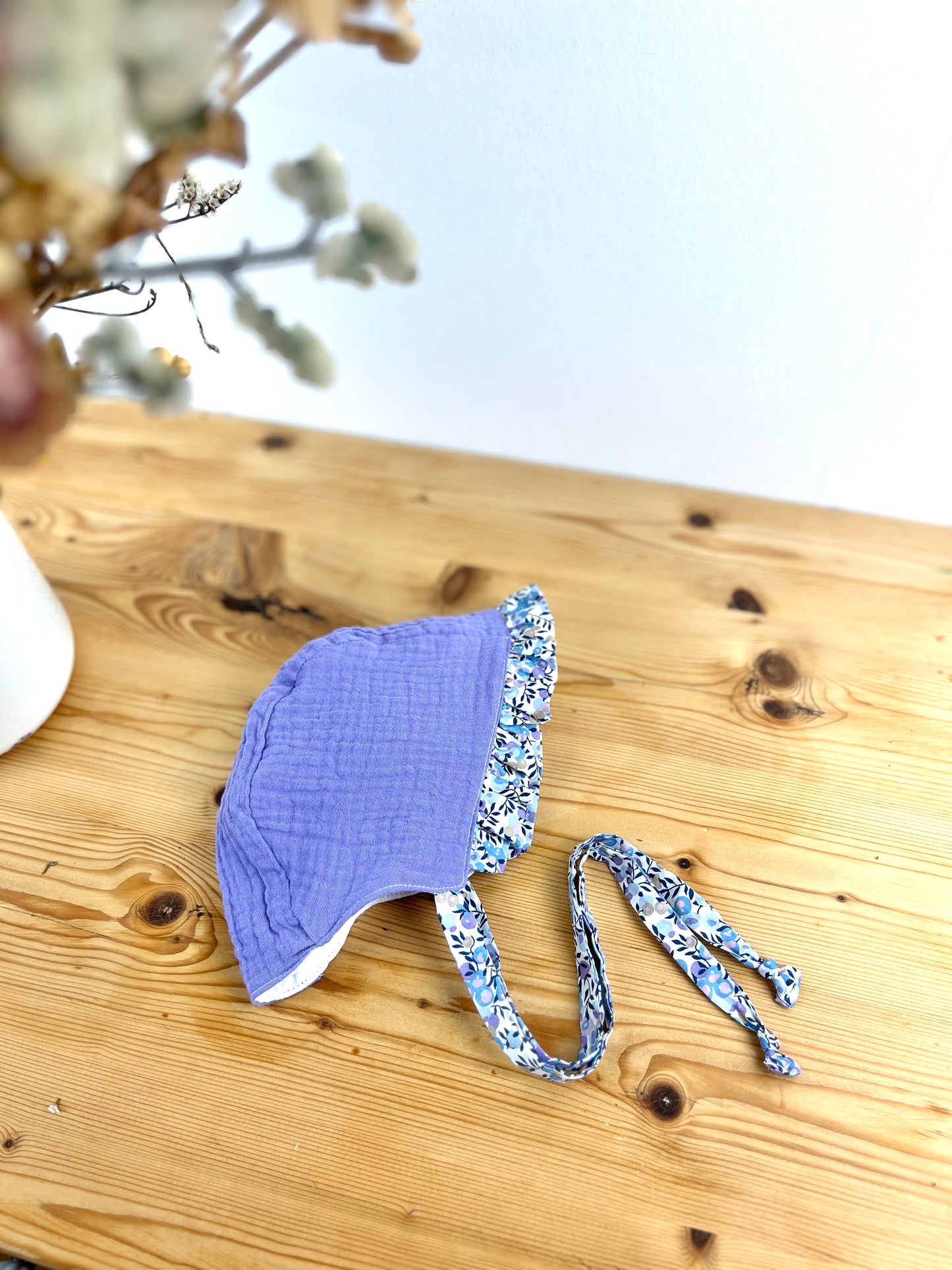 Set: baby bonnet and health record book cover 