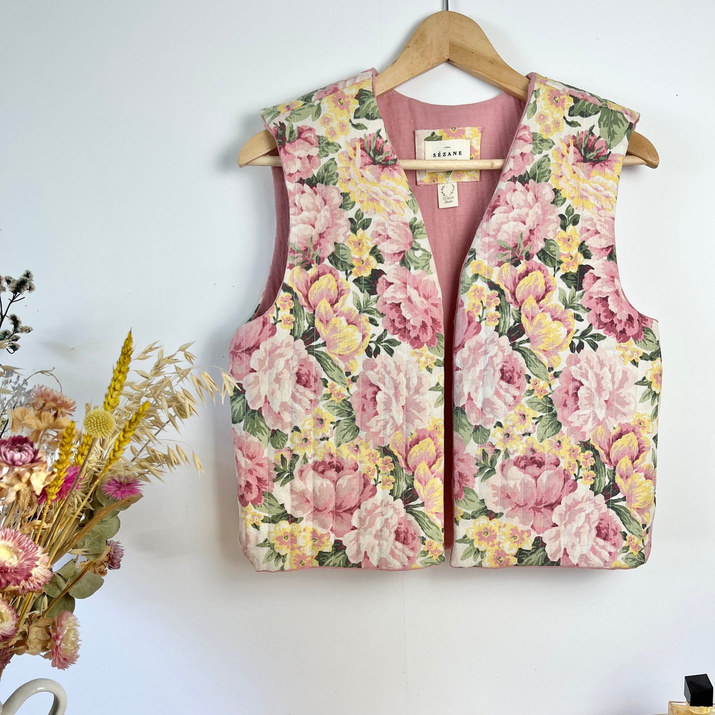 The Albane adult vest is 100% customizable