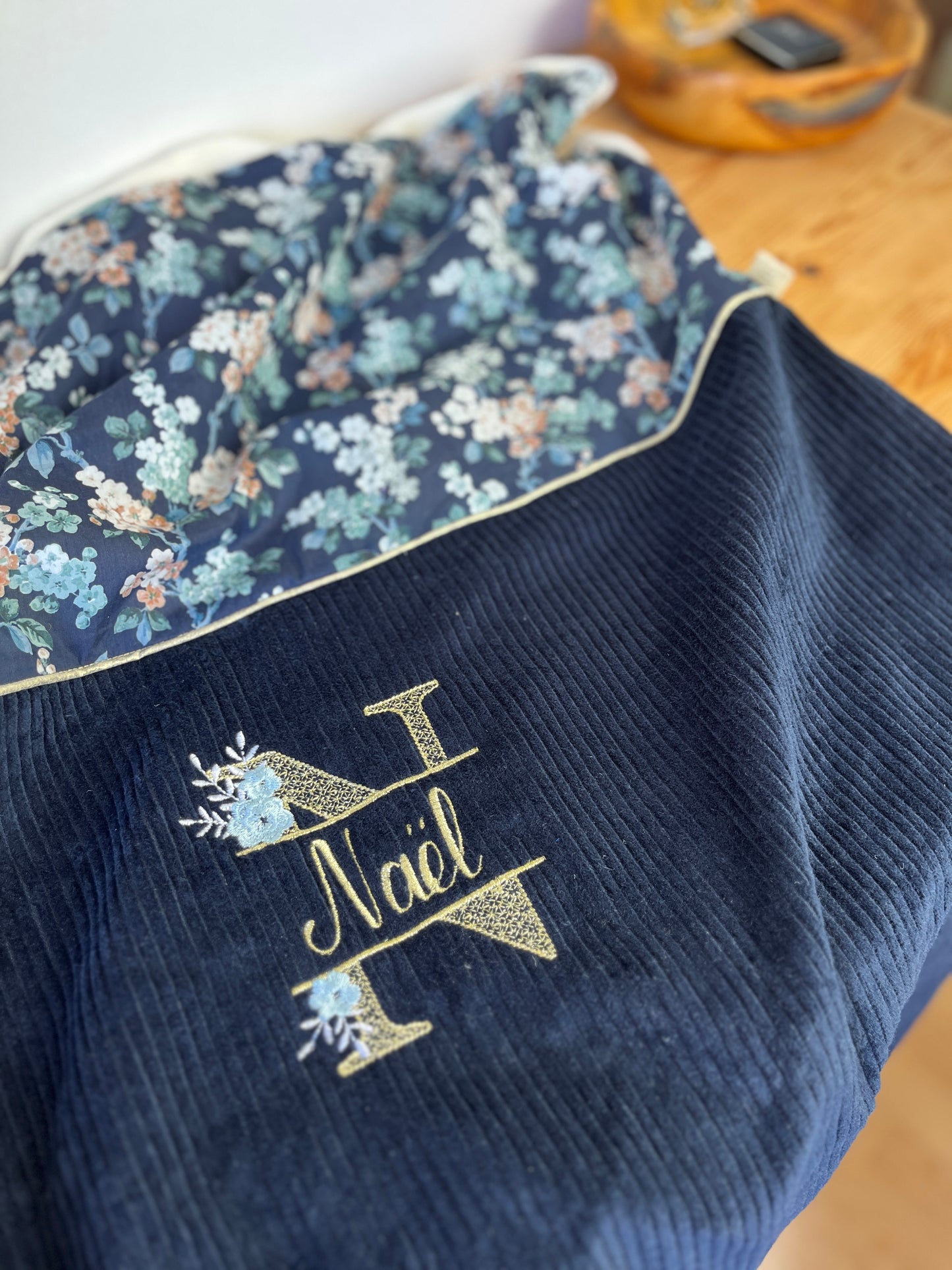 Set: Ombeline blanket and bag with floral initial 