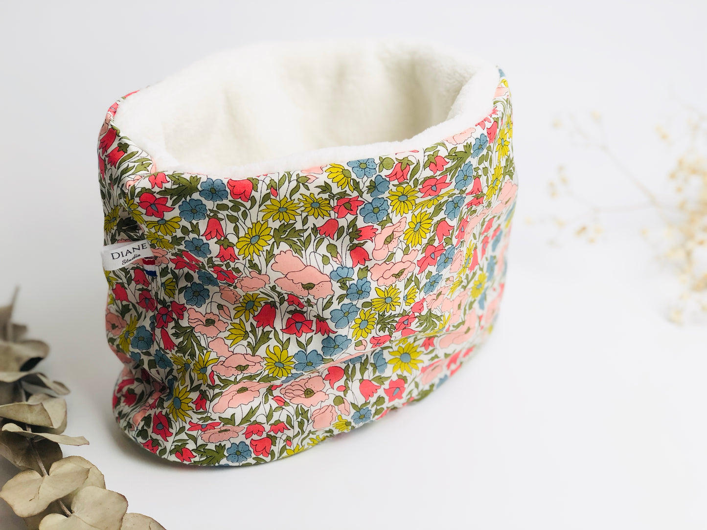 The poppy and daisy mustard neck warmer
