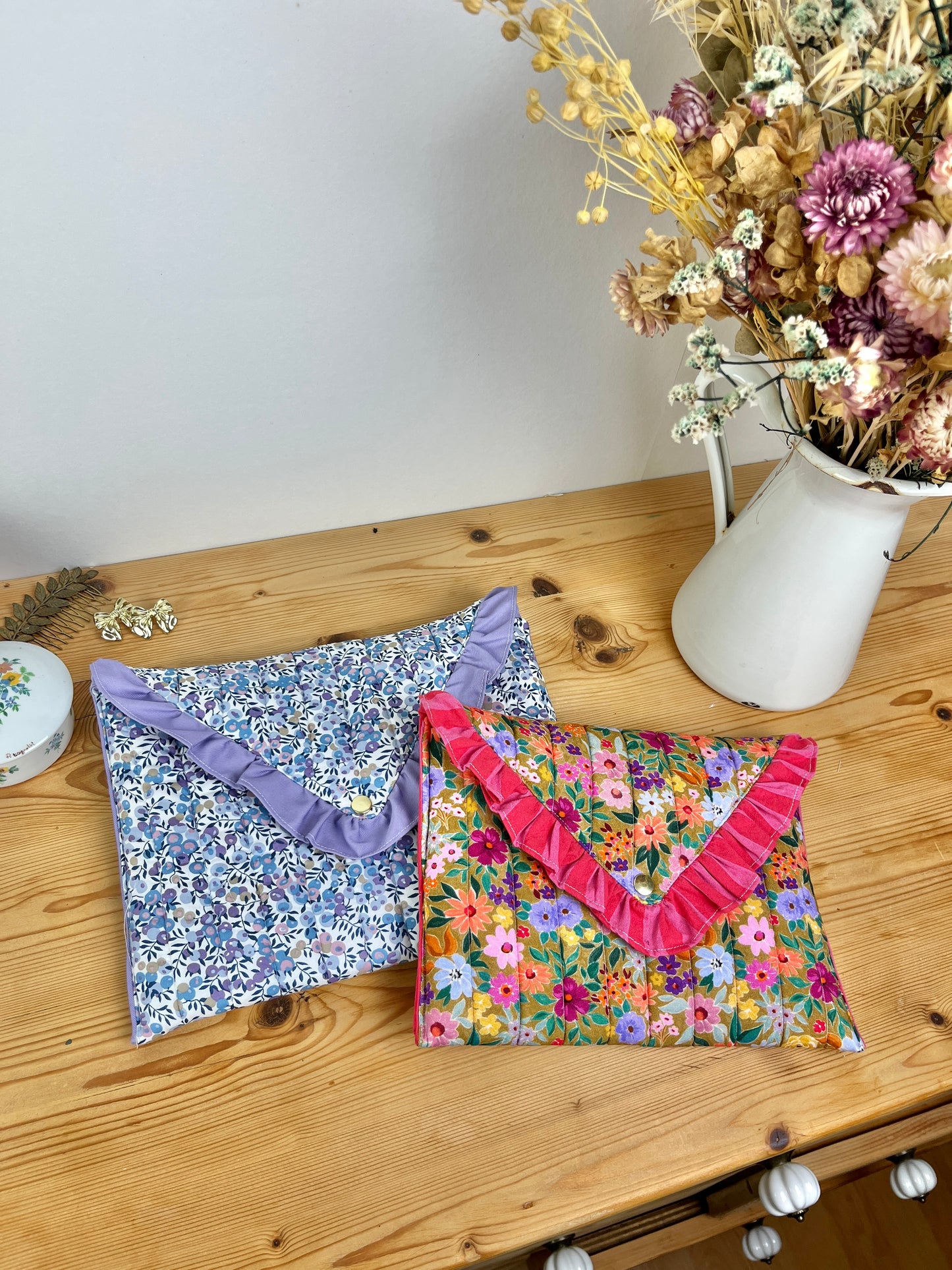 Charlotte, the 100% customizable envelope pouch