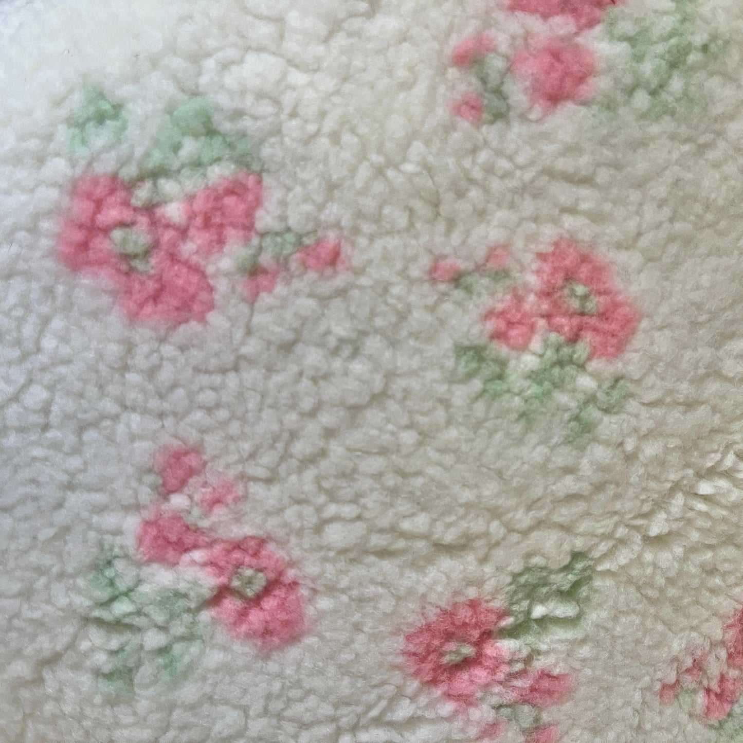 Coupon 1m15x45 + 55x45 Sherpa  fleurs pastel