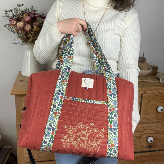 Le sac tomette brodé et liberty of London