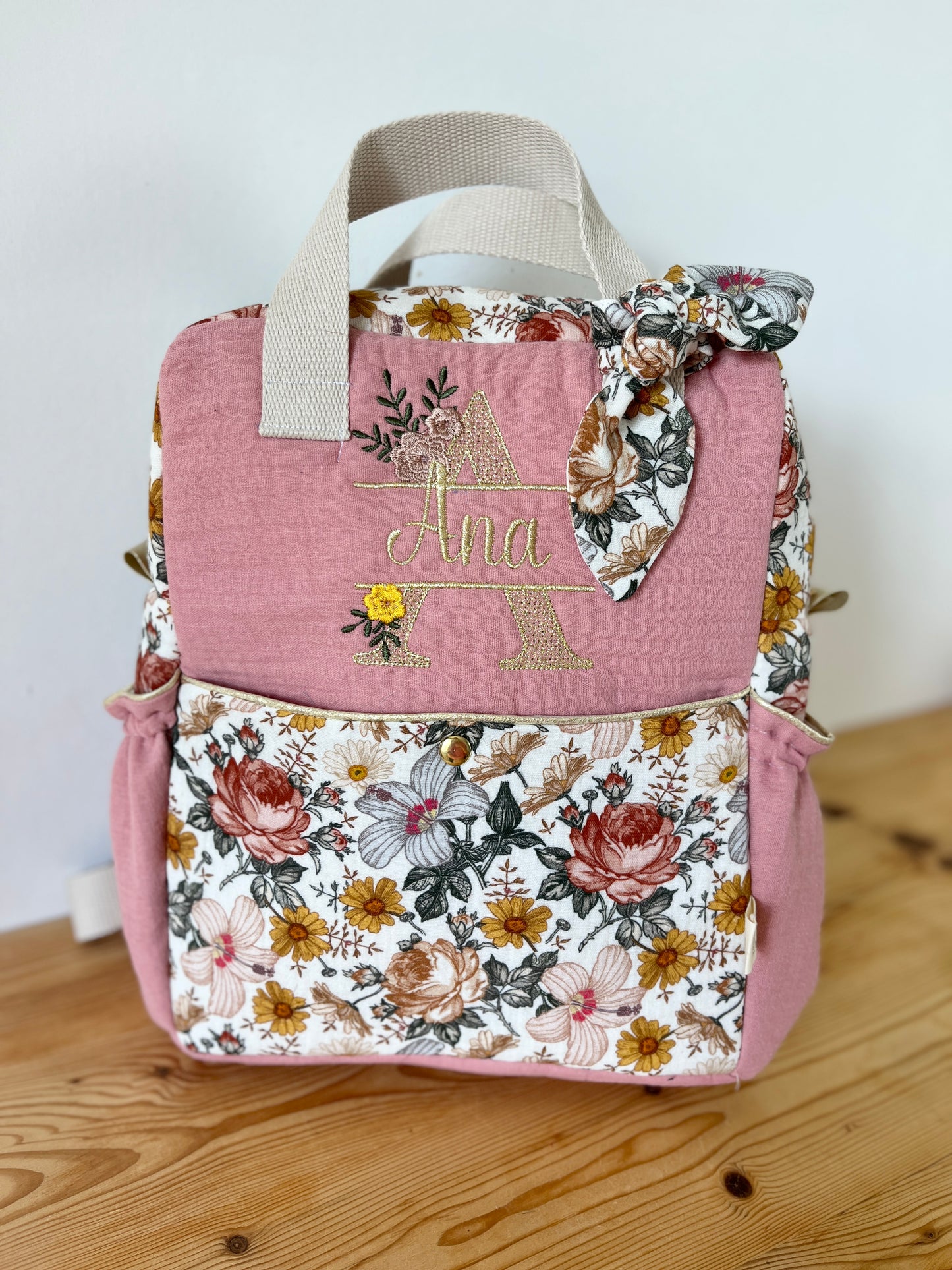 The Ombeline children's backpack is 100% customizable.