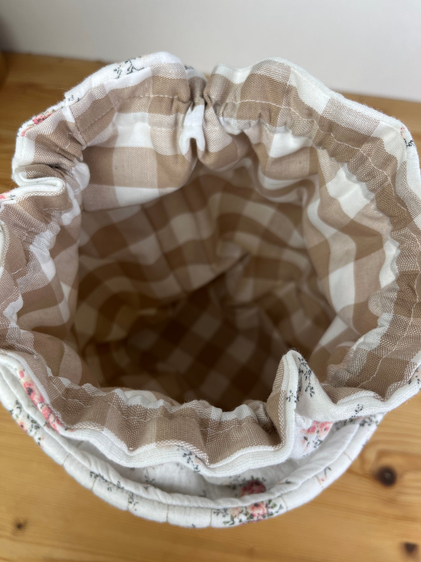 The Aëlis drawstring basket is 100% customizable.