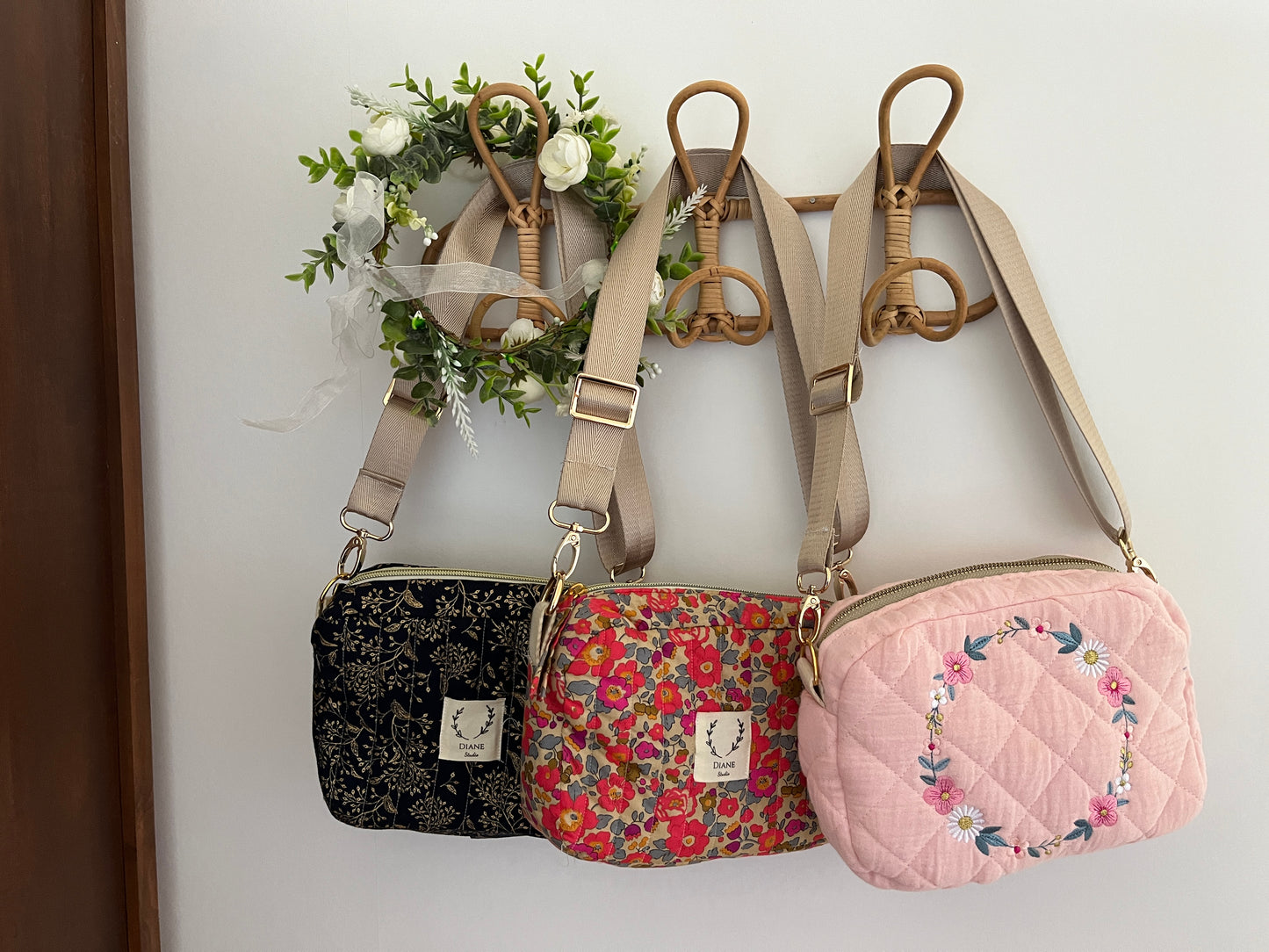 The Elisabeth shoulder bag is 100% customizable.