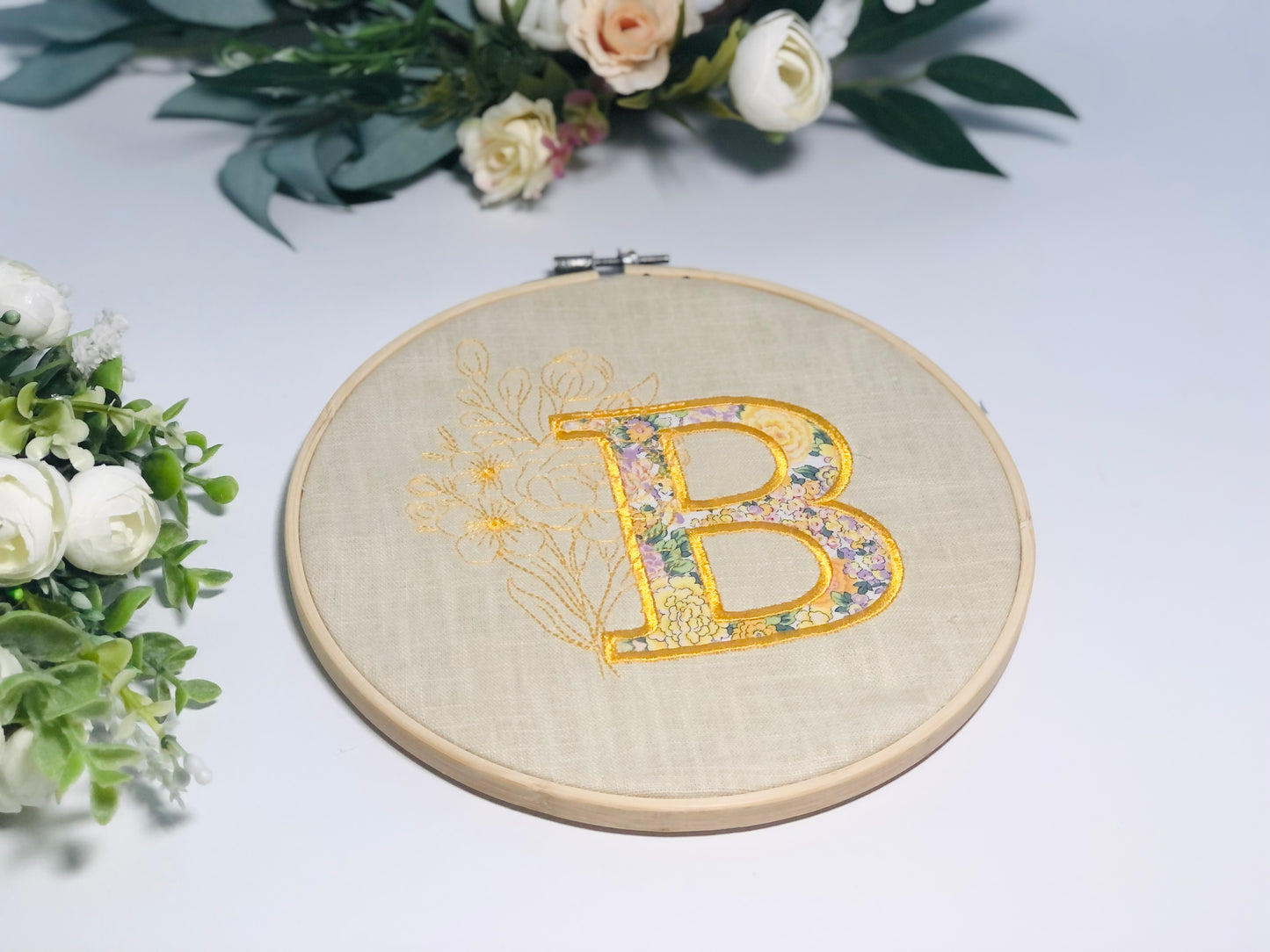 Le tambour initiale et fleur