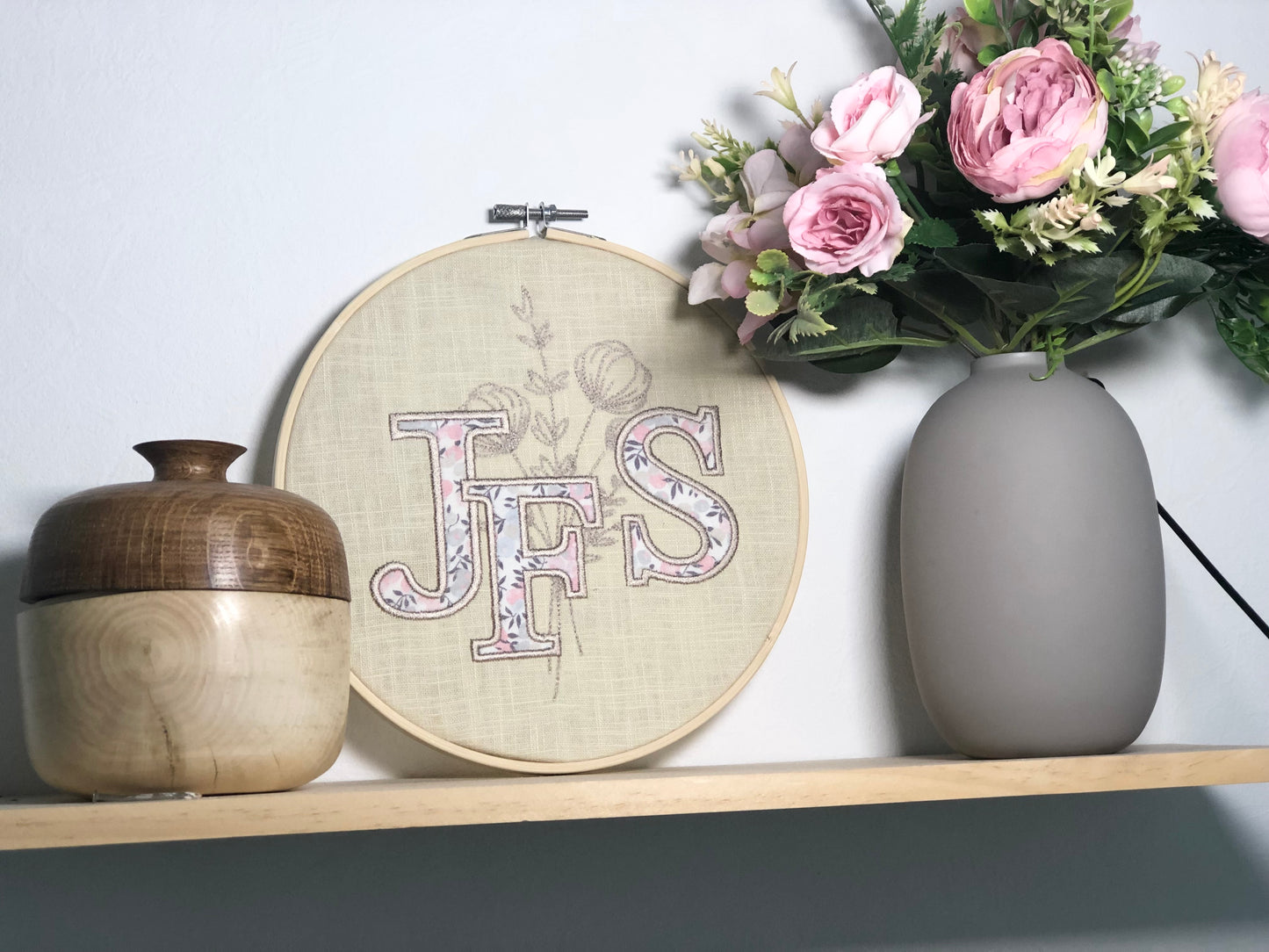 Le tambour initiale et fleur
