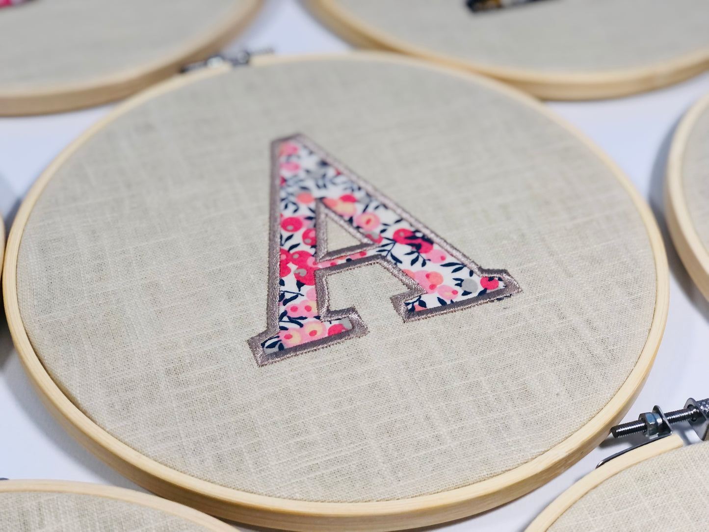 Le tambour initiale et fleur